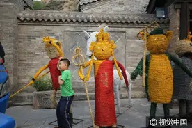 太原举办稻草人季活动，多款经典卡通人物登场图片