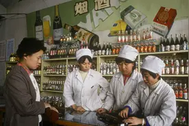 以购买力来算，现在4000块相当于80年代多少钱？看完涨知识视频封面
