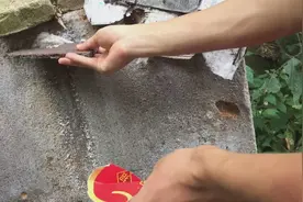 农村废墟墙头，竟然还有这种粉末？四大发明之一，黑火药的材料视频封面