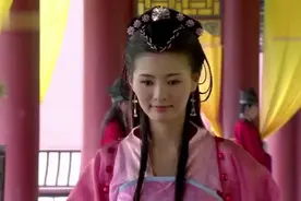 皇上选秀女都是歪瓜裂枣，看的皇上都睡着了，美女一出场立马清醒视频封面