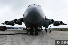 空军运-20飞机列装首飞，记者见面会在空军某部举行图片