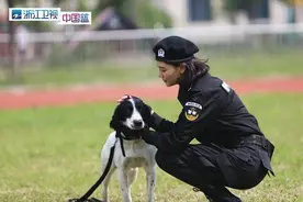 《警花与警犬》开播 警花遇警犬撞击出的是一种成长蜕变图片