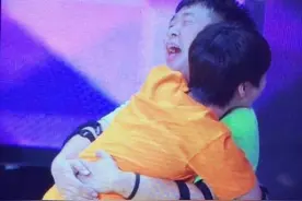 [TFBOYS][分享]160708 分享凯喵的搞怪姿态--猫爬式图片