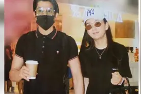 郭富城与娇妻方媛情侣装甜蜜外出，手牵手秀恩爱甜蜜爆棚！视频封面