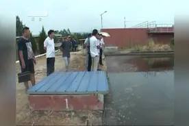 湖北省环保督查组下沉县市区，现场督查群众反映的环保突出问题视频封面