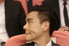 这醉人的酒窝！洪金宝上海工作室成立 彭于晏露帅气侧颜图片
