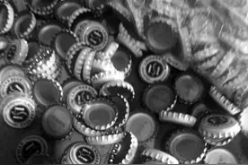 青岛崂山啤酒兑奖失信:近两百万瓶盖奖没兑换图片