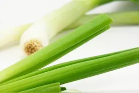 葱白水怎么煮才能治感冒？风寒风热的区别图片