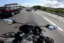 价值二十多万本田 CBR1000RR开上公路，你就知性能多彪悍了！视频封面