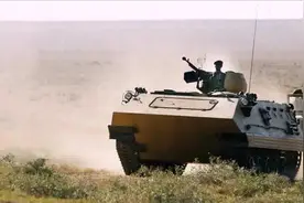 中国国旗在非洲比坦克、大炮还管用，气场堪比战狼2，扬我国威视频封面