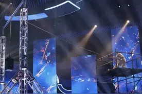 加油！向未来丨今晚上演朱丹王迅“去北极”争夺战 小撒神还原TFBOYS舞蹈图片
