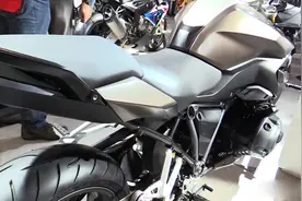 2018 宝马BMW R1200 RS，看完它你会忘记本田非洲双缸视频封面