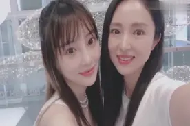 李小璐容光焕发带甜馨与董璇聚会拍照卖萌，还有一人也到场