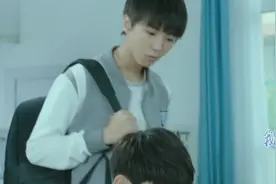 王源假装明星签名，小凯：哇，你在伪造签名啊，哈哈太逗了视频封面