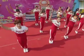 幼儿园老师舞蹈《偶像万万岁》，简单易学的律动操，动起来吧