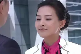 晓菁得知严格的父亲来了，故意讨好他，还要做他和严格之间的桥梁