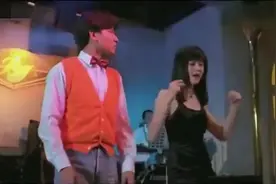 搞笑电影之关之琳为了促进与刘德华的夫妻感情，穿黑丝与华仔跳舞视频封面
