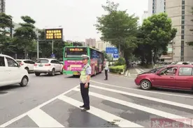 创新管理 保障季华路交通顺畅图片