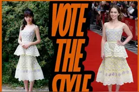 施诗撞衫Emilia Clarke 蕾丝吊带清新可人图片