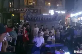 好听！济南的网红连音社唱歌街拍，他们爆红是有原因的视频封面