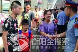 哥哥上厕所，8岁弟弟懵懂下错站图片