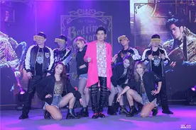 周杰伦携新专辑《周杰伦的睡前故事》亮相 否认将封麦图片