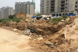 啄木鸟在行动：贤文花园施工工地有未覆盖渣土图片