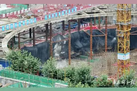 今天下午，成都东门一声巨响别担心，是在建楼盘爆破图片