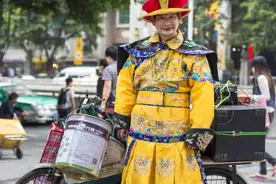 不服来战！这些广州街头Coser武功了得图片