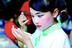 你还记得你第一次化妆的样子吗图片
