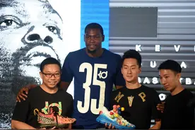 杜兰特在香港与球迷交流图片