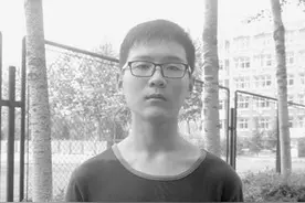 临沂兰山理科第一名宋瑞冰：多才多艺的个性帅哥图片