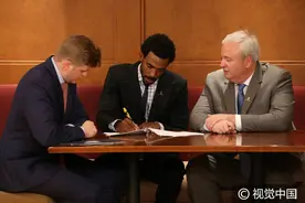 NBA：迈克·康利与灰熊完成签约 5年1.53亿超级合同诞生图片