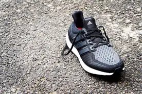 鞋迷福音！adidas UltraBOOST 全新防水版本流出图片