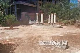 东方新天地进户一年 小区像工地图片
