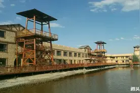 乌鲁木齐南山有个丝绸之路文化影视城，具有历史感和地域特色。#历史上的趣事#