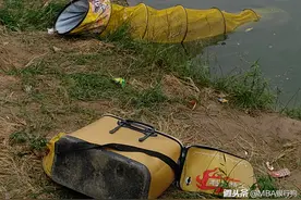 鱼上钩了，为啥钓鱼的不直接把鱼拉上来，却要等一会儿呢