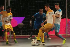 吉格斯现身印度参加室内五人制足球比赛图片