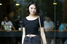 街拍杭州时尚美女，个个亭亭玉立图片