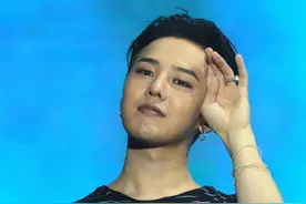 权志龙西安演唱会现场照，这次的造型又是什么呢？图片