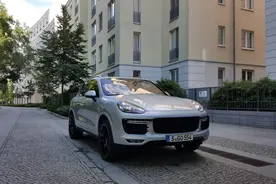 2016保时捷卡宴Turbo S，570马力的SUV怪物图片