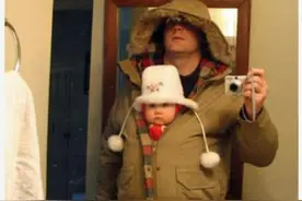 外国有亲爹带娃，我们这有奶奶带娃。图片