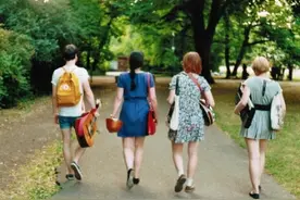 十年能否换你一句好久不见图片