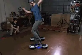 全世界第一辆悬浮滑板 科技感惊人图片