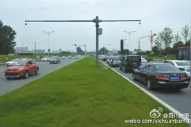 注意!成都非遗地铁站外禁止停车接送图片