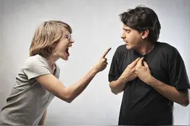 为什么女人总会觉得男人不爱她？图片