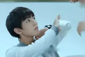 TFBOYS扎辫子神器，王俊凯用头绳，王源用皮筋，易烊千玺最潮