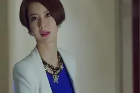 美女的男朋友背着她做了此事，闺蜜看不下去大打出手！解气
