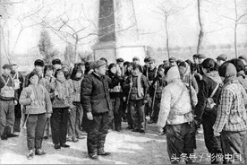 70年代训练间隙的女民兵图片