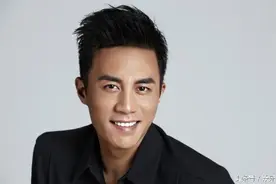 至今未婚的他曾经当过7次伴郎被粉丝调侃图片